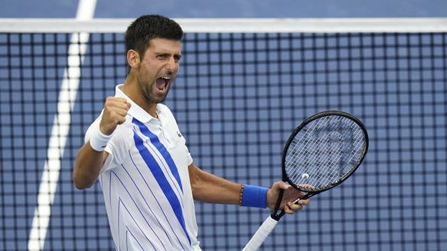 Sorgt nicht nur auf dem Tennis-Platz für Schlagzeilen: Novak Djokovic. Sorgt nicht nur auf dem Tennis-Platz für Schlagzeilen: Novak Djokovic.