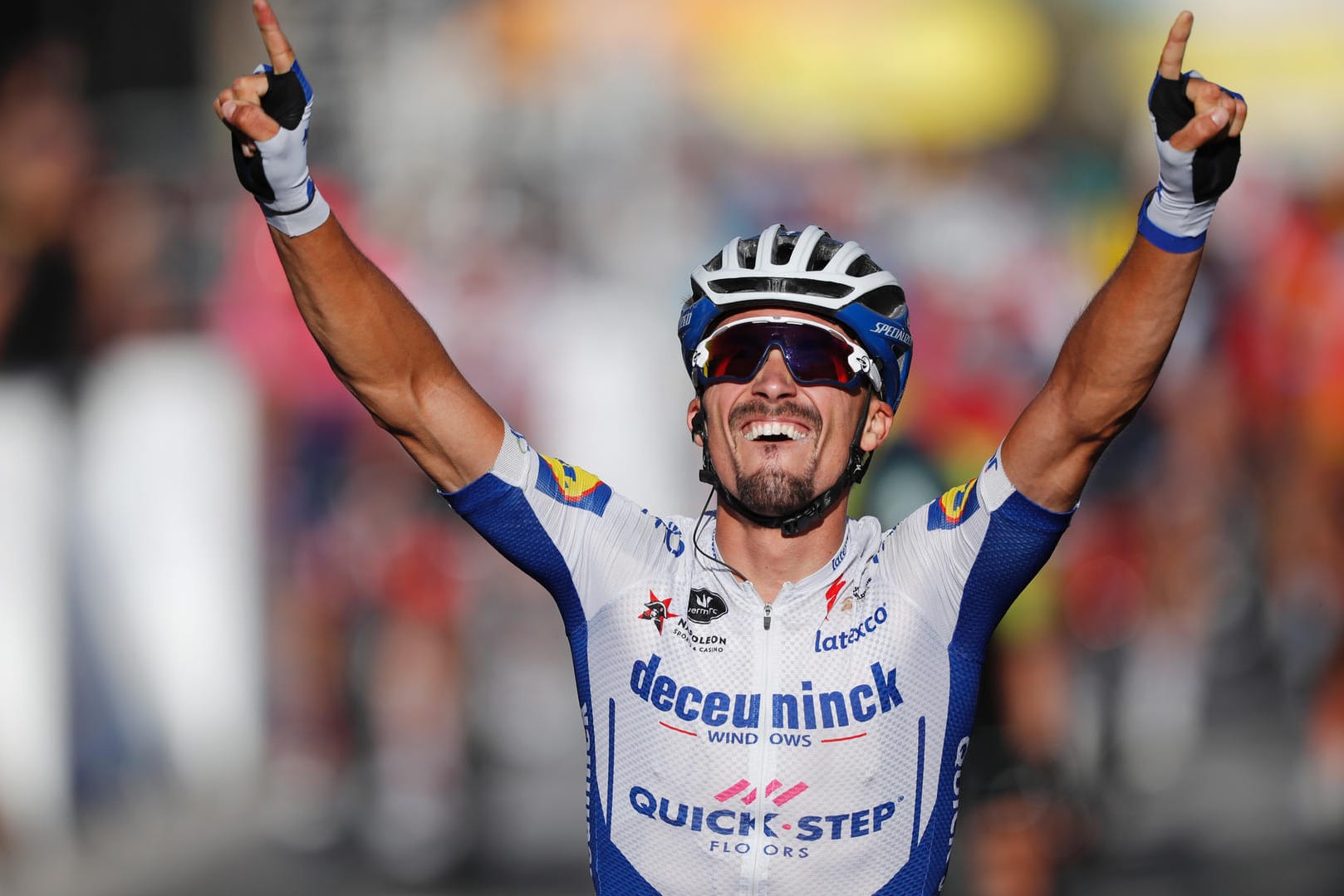 Ein jubelnder Julian Alaphilippe: Sein Zielsprint sicherte ihm den Sieg.