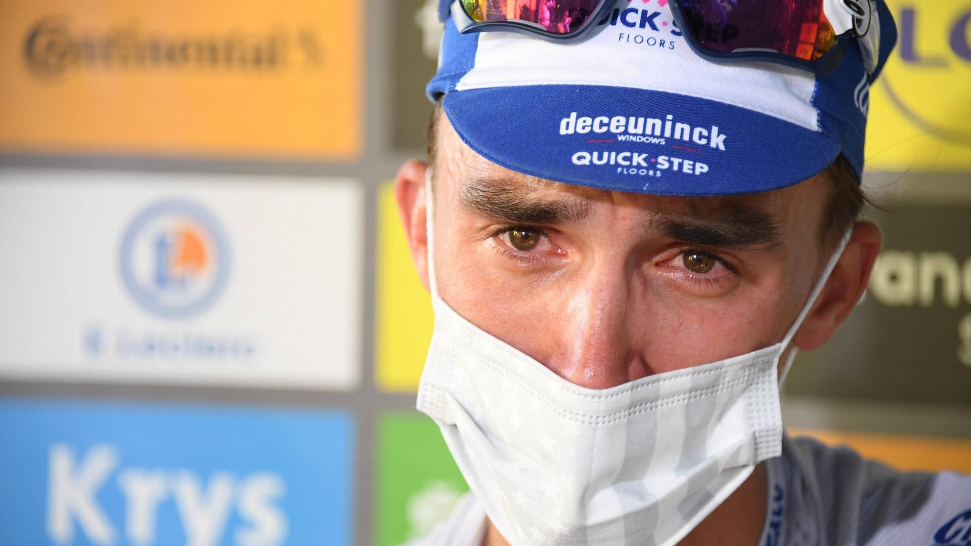 Julian Alaphilippe: Auch im Interview nach der Etappe war er immer wieder emotional ergriffen.