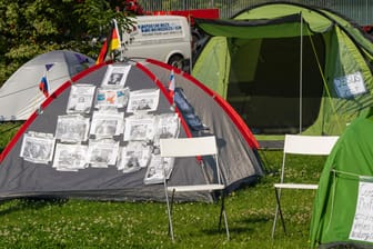 Zeltlager von Gegnern der Corona-Politik vor dem Kanzleramt in Berlin: Die Dauermahnwache sollte bis 14. September stehen bleiben.