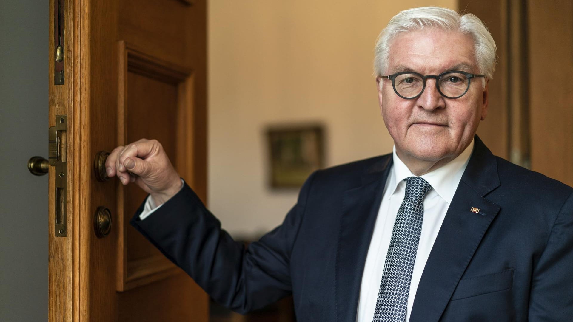 Bundespräsident Steinmeier stärkt den Demokraten den Rücken.