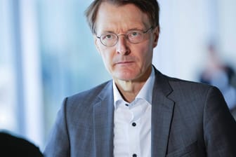 Karl Lauterbach: Der SPD-Gesundheitsexperte kritisiert die von Bund und Ländern am Donnerstag beschlossenen neuen Corona-Regeln.