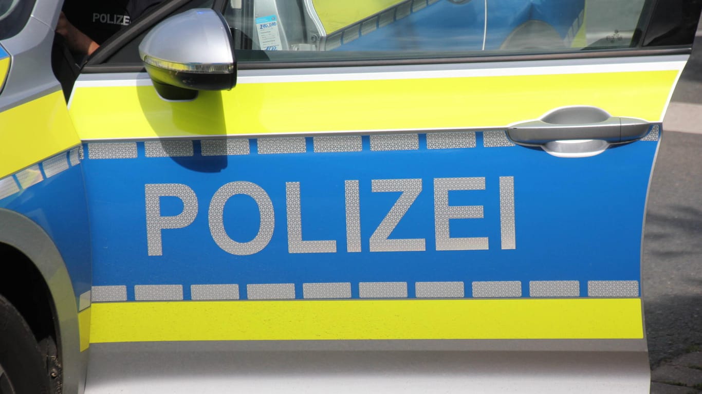 Die niedersächsische Polizei bestätigte den Tod des Unfallfahrers. (Symbolfoto)