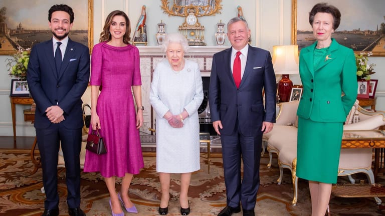 2019 in London: Queen Elizabeth mit Prinz Hussein, Königin Rania, König Abdullah und Prinzessin Anne im Buckingham Palast.