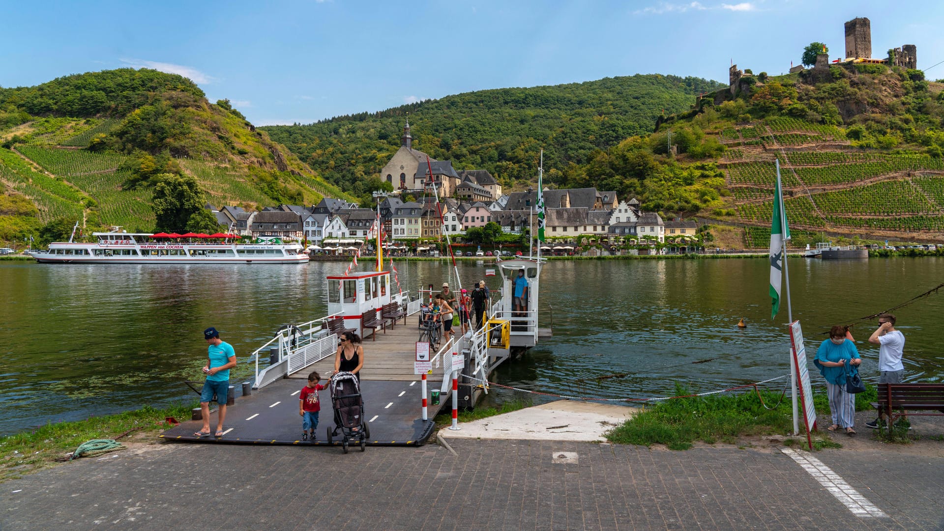 Das Unglück ereignete sich an einem Fähranleger an der Mosel. (Symbolfoto) Das Unglück ereignete sich an einem Fähranleger an der Mosel. (Symbolfoto)