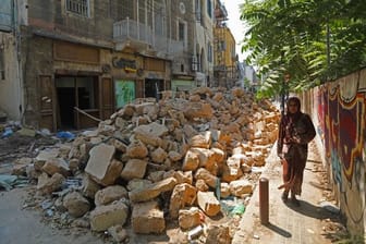 Beschädigte Gebäude in einer Straße der libanesischen Hauptstadt.