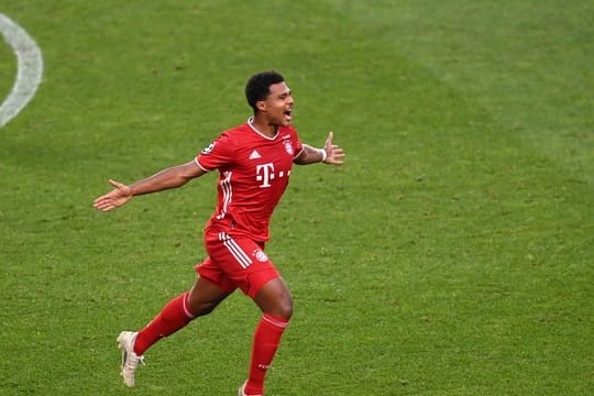 Serge Gnabry trägt künftig die Nummer 7 auf dem Bayern-Trikot.