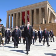 Demonstriert seine Machtansprüche in der Region: Der türkische Präsident Erdogan, hier vor dem Mausoleum von Staatsgründer Mustafa Kemal Atatürk in Ankara.