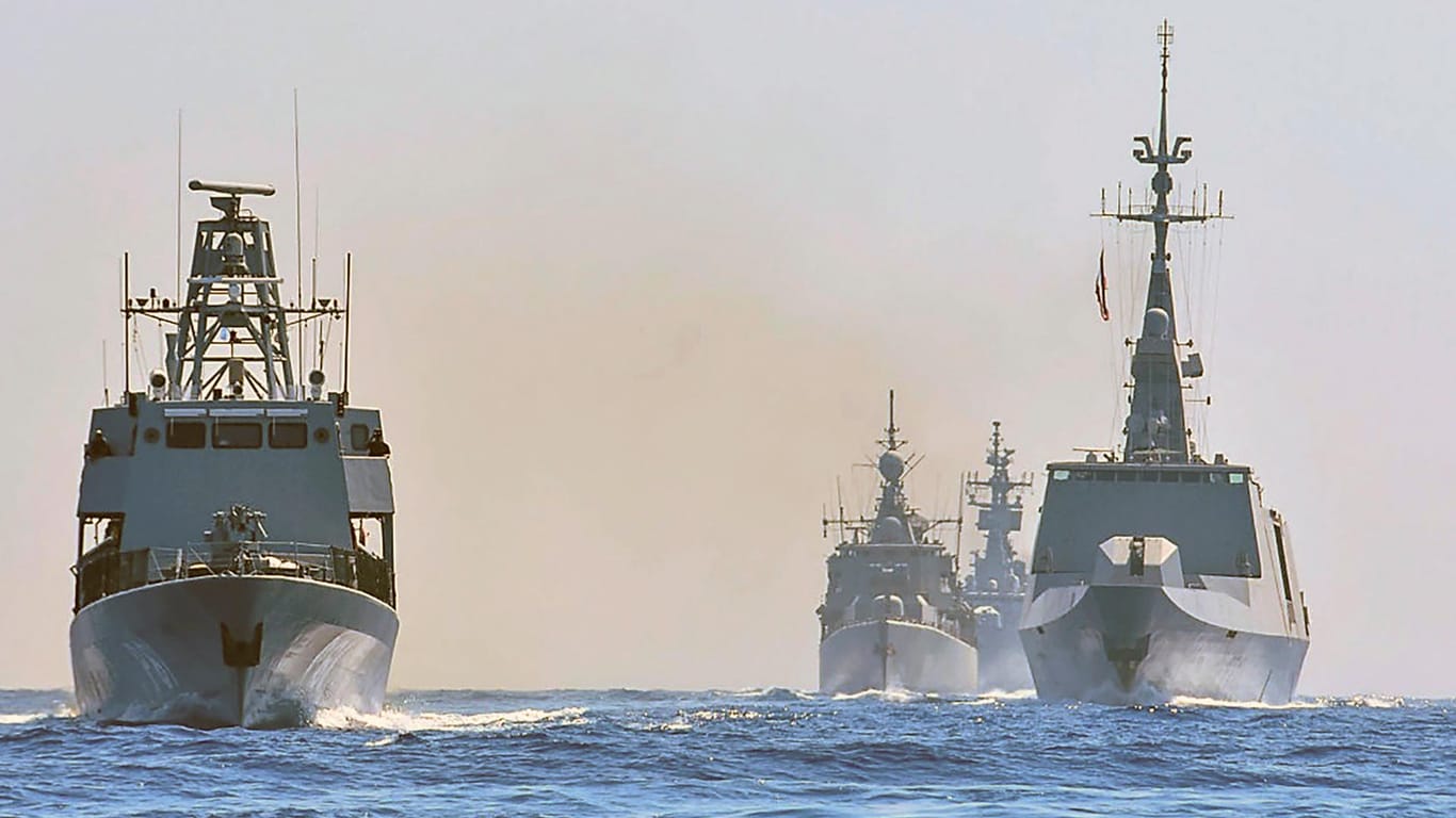 Militärübung vor Zypern: Kriegsschiffe aus Griechenland, Italien, Zypern und Frankreich nehmen an dem Manöver teil.