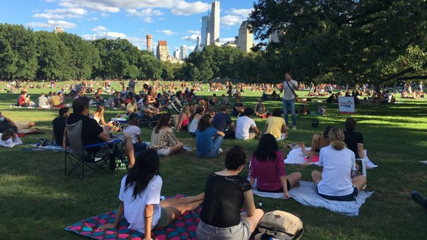 Eine vom Club "Stand Up NY" organisierte Veranstaltung im Central Park in New York.