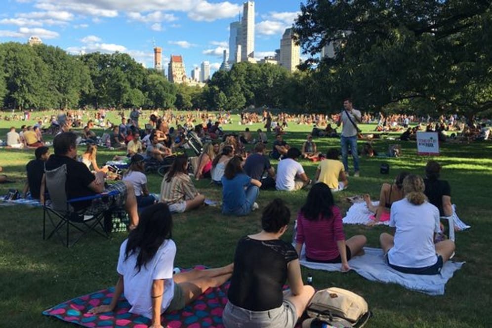 Eine vom Club "Stand Up NY" organisierte Veranstaltung im Central Park in New York.