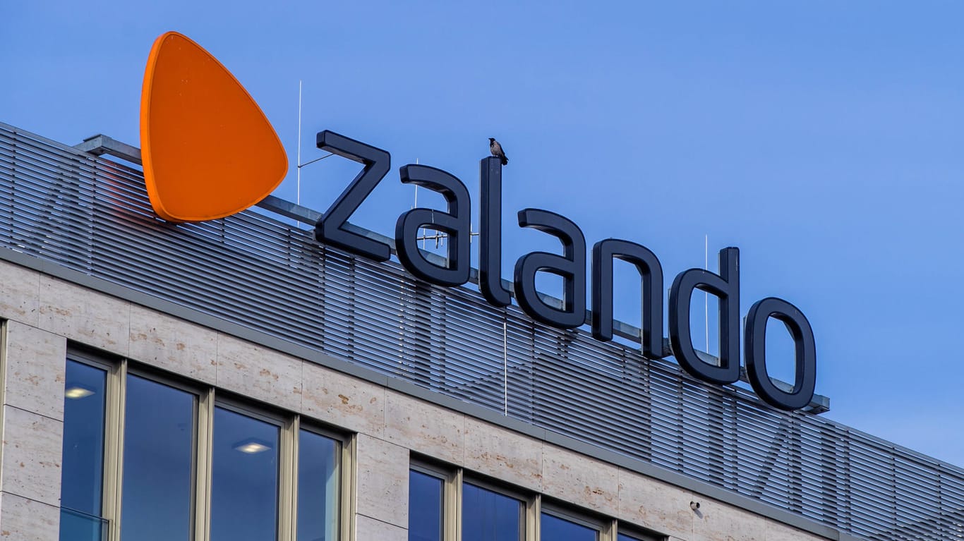 Zalando-Zentrale (Symbolbild): Rocket Internet, das an der Gründung von Zalando beteiligt war, will von der Börse verschwinden.
