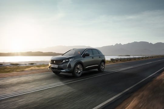 Peugeot spendiert seinem SUV 3008 eine Modellpflege zum Jahreswechsel.