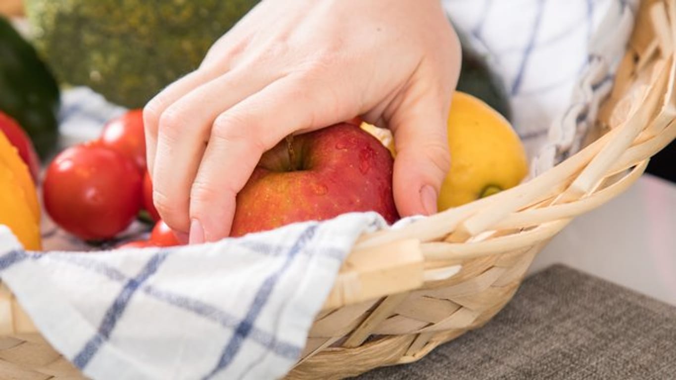 Gerne zugreifen: Ein Apfel ist ein guter Obstsnack für Diabetiker.