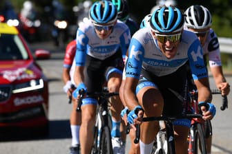 Tour de France: Der Deutsche Nils Politt von Israel-Start-Up-Nation fuhr lange in der Ausreißergruppe mit – musste am Ende aber abreißen lassen.