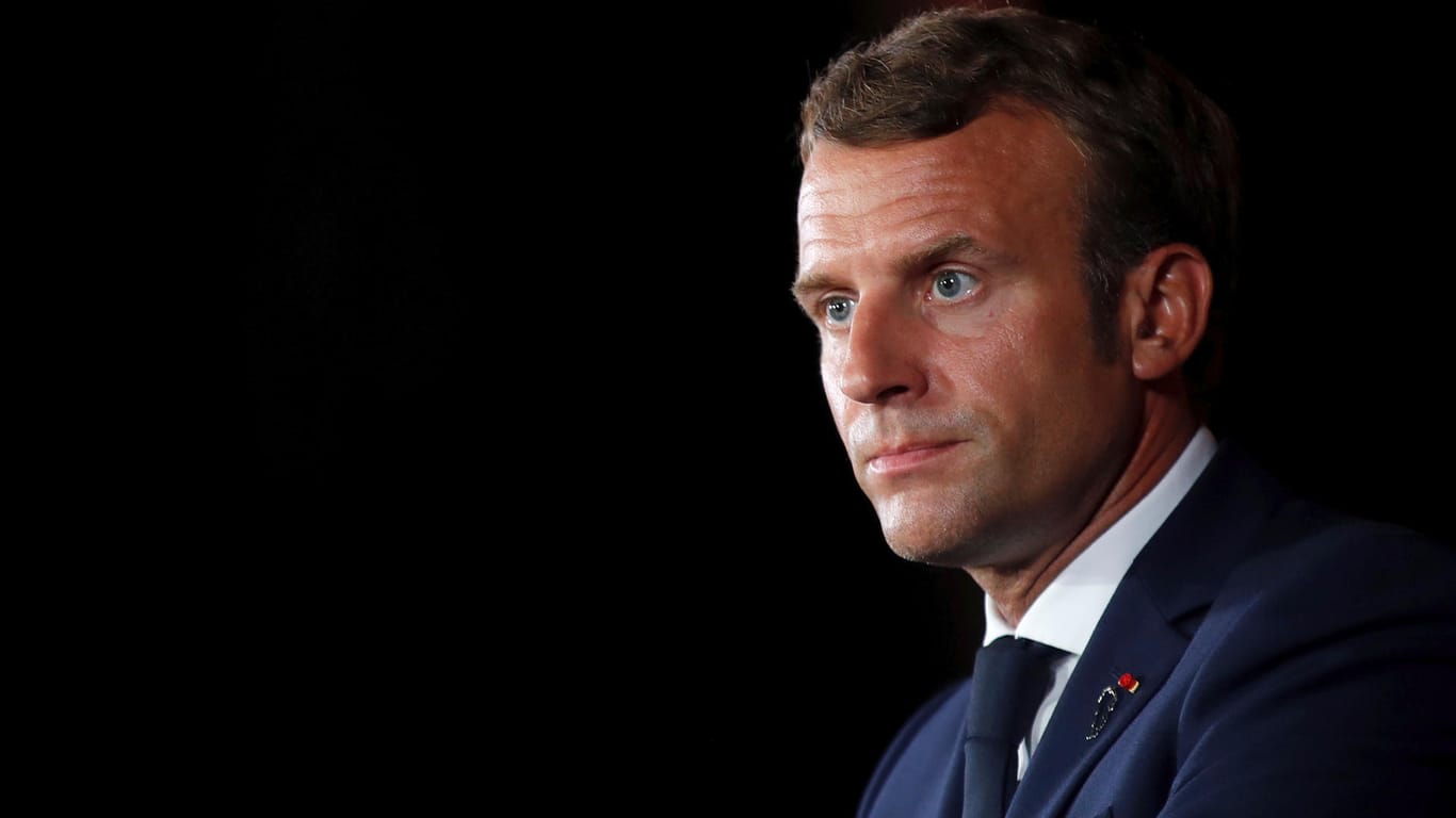 Emmanuel Macron in Beirut: Bei einem Besuch im Libanon hat Frankreichs Präsident sich zum "Charlie Hebdo"- Prozess geäußert.