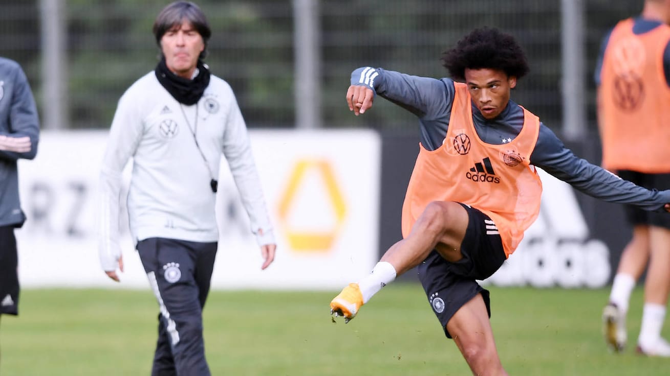 Leroy Sané: Der Flügelflitzer im Training der Nationalmannschaft, Jogi Löw setzt auf den frischgebackenen Bayern-Spieler.