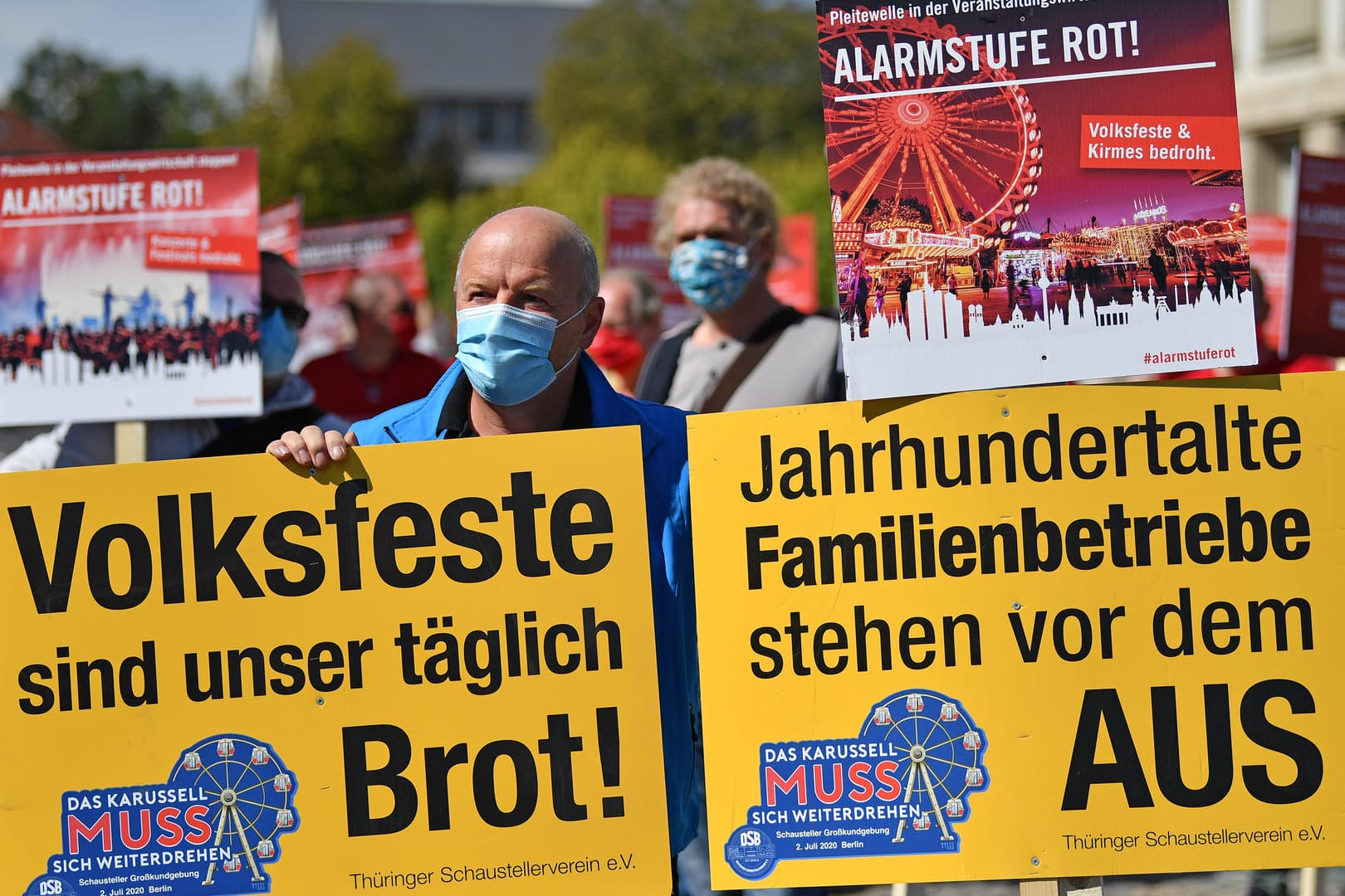 Schausteller demonstrieren vor dem Thüringer Landtag in Erfurt: Ihre Branche wurde besonders hart von der Corona-Krise getroffen.