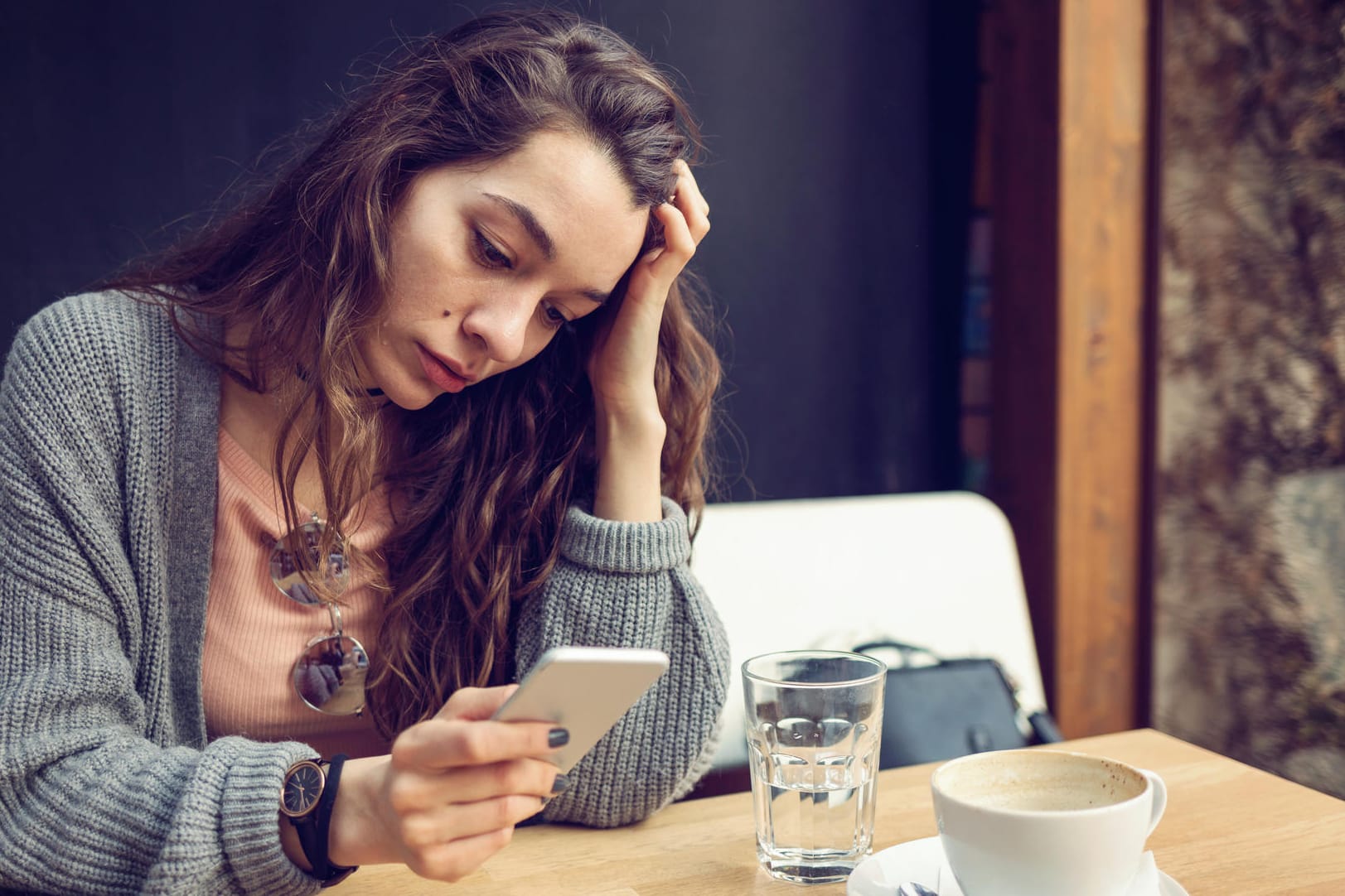 Freundschaft: Scheint es so, dass der Freund oder die Freundin kein Interesse mehr hat, lohnt sich ein bisschen Nachforschung.