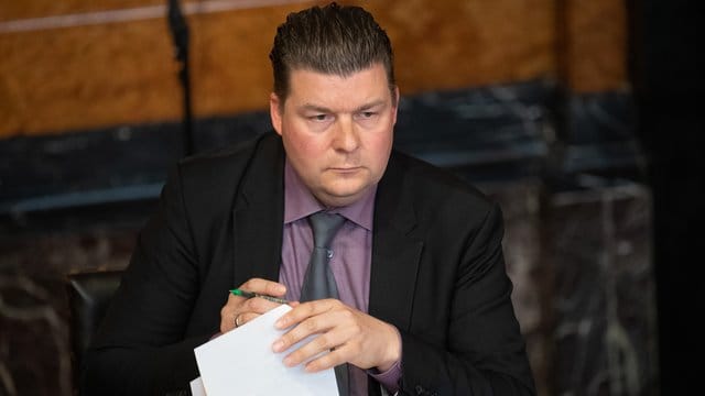 Andreas Dressel, Finanzsenator von Hamburg: Der SPD-Politiker lobt die Arbeit der Steuerfahndung.