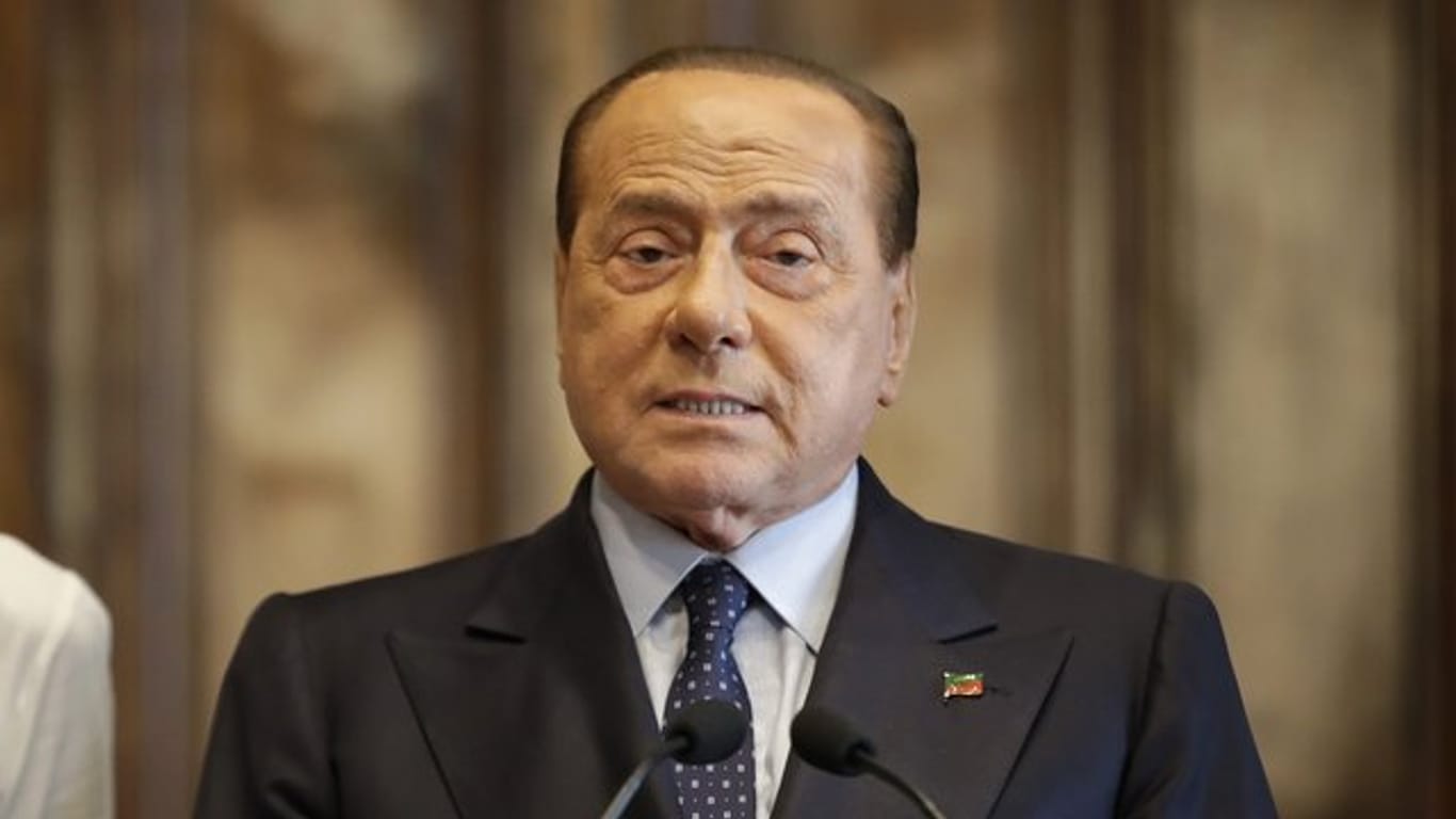 Silvio Berlusconi ist positiv auf das Coronavirus getestet worden.