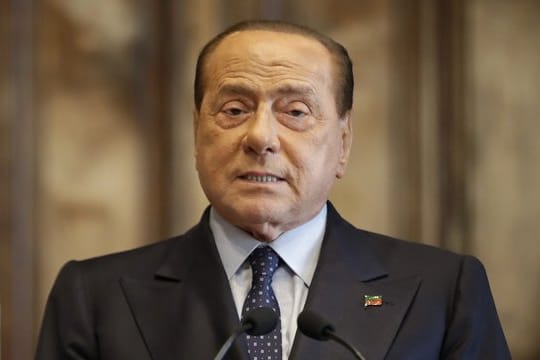 Silvio Berlusconi ist positiv auf das Coronavirus getestet worden.