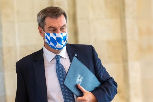 Sieht die Teilzulassung von Zuschauern zu Fußballspielen kritisch: Bayerns Ministerpräsident Markus Söder.