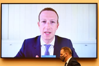 Facebook-Chef Mark Zuckerberg während einer virtuellen Kongressanhörung: Facebook will in den Wochen vor der US-Wahl keine politischen Anzeigen mehr schalten.