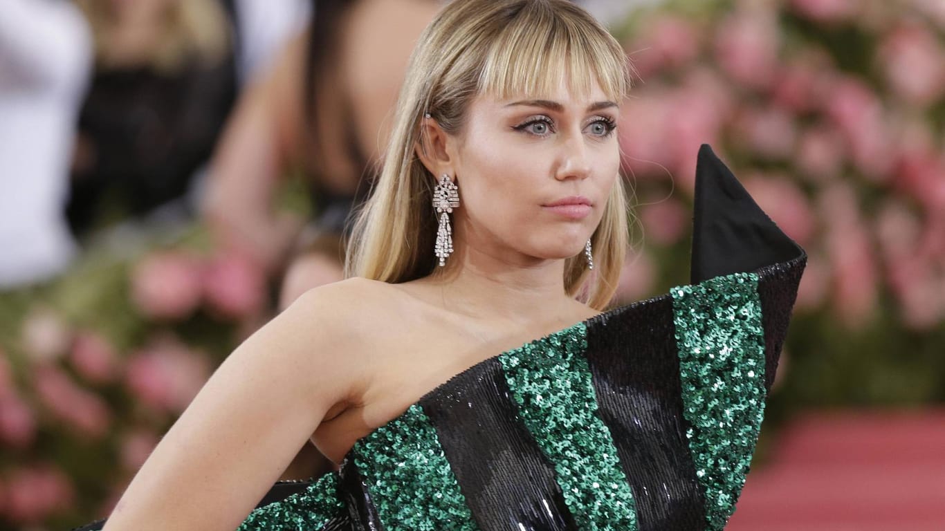 Miley Cyrus: Die Sängerin findet die Trennung von ihrem Ex-Mann nicht so schlimm, was danach geschah.