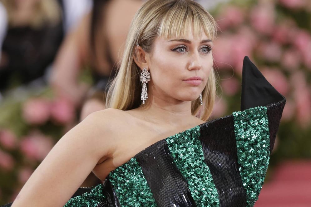 Miley Cyrus: Die Sängerin findet die Trennung von ihrem Ex-Mann nicht so schlimm, was danach geschah.