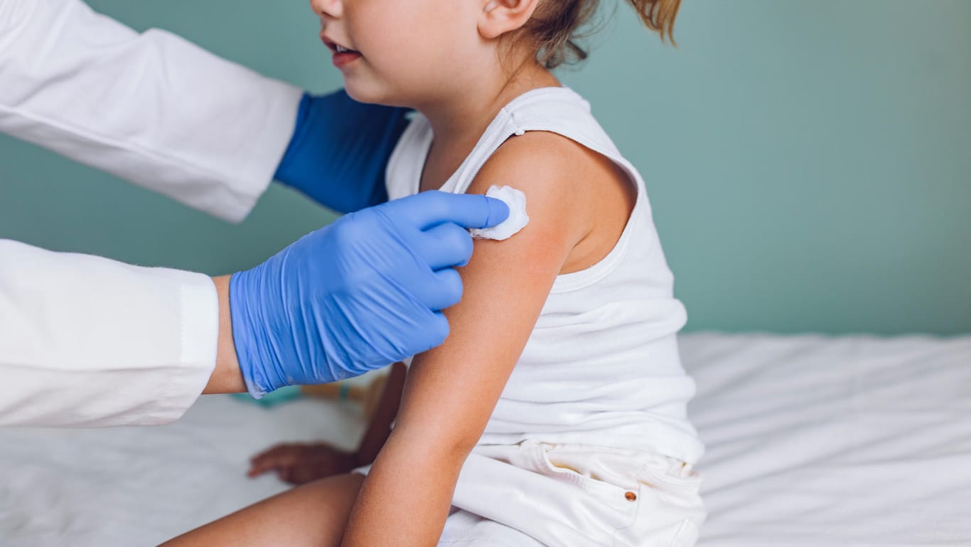 Impfung: Bislang gelten die Stiko-Empfehlungen zur Grippeschutzimpfung nicht für alle Kinder in Deutschland.