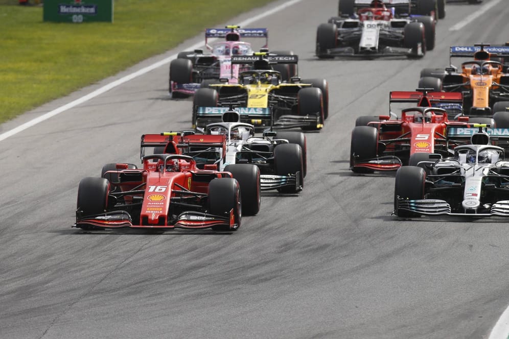 Szene vom Start 2019: In diesem Jahr wird Ferrari beim Heimrennen voraussichtlich nicht so weit vorne stehen.