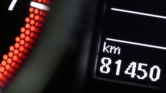 Um die eigene Anzeige auf einer Verkaufsplattform besonders hervorzuheben, hilft ein niedriger Kilometerstand. Um die eigene Anzeige auf einer Verkaufsplattform besonders hervorzuheben, hilft ein niedriger Kilometerstand.