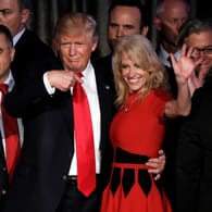 Donald Trump, Kellyanne Conway (am Wahlabend 2016): Schamlos wie der Boss.