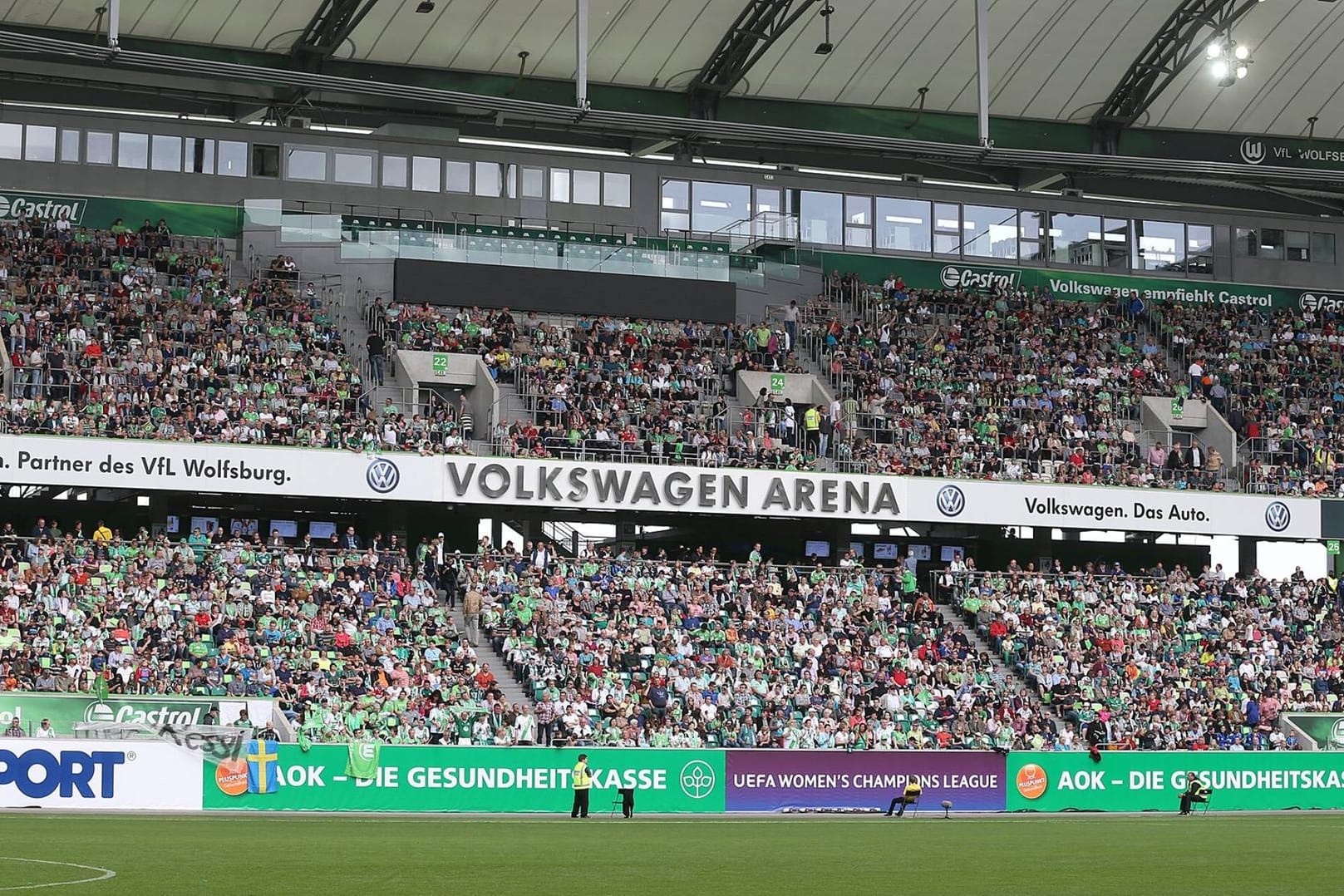 Die voll besetzte Volkswagen Arena: Auf Anregung der Stadt Wolfsburg hat der niedersächsische Städtetag eine einheitliche Regelung für Besucherzahlen bei Sportveranstaltungen gefunden.