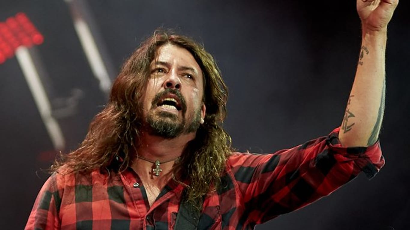 Der Drummer Dave Grohl arbeitet für die Foo Fighters.