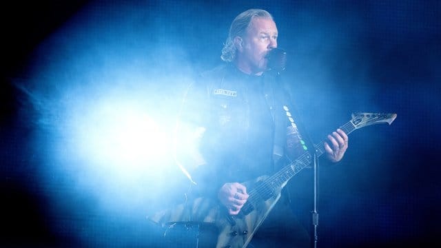 James Hetfield, Frontsänger der US-Metal-Band Metallica, im Rampenlicht.