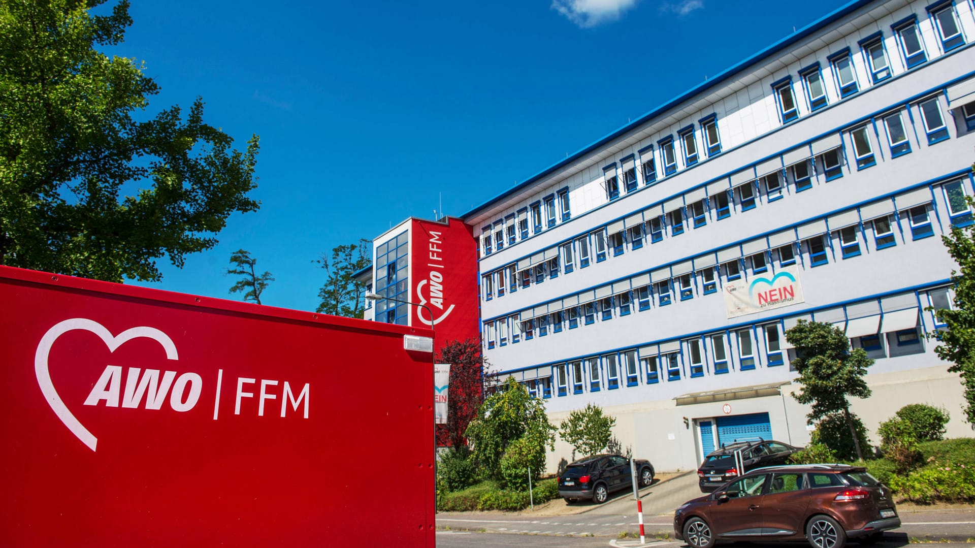 Blick auf den AWO Kreisverband Frankfurt am Main: OB Peter Feldmann hat sich nun zur Affäre geäußert. Blick auf den AWO Kreisverband Frankfurt am Main: OB Peter Feldmann hat sich nun zur Affäre geäußert.