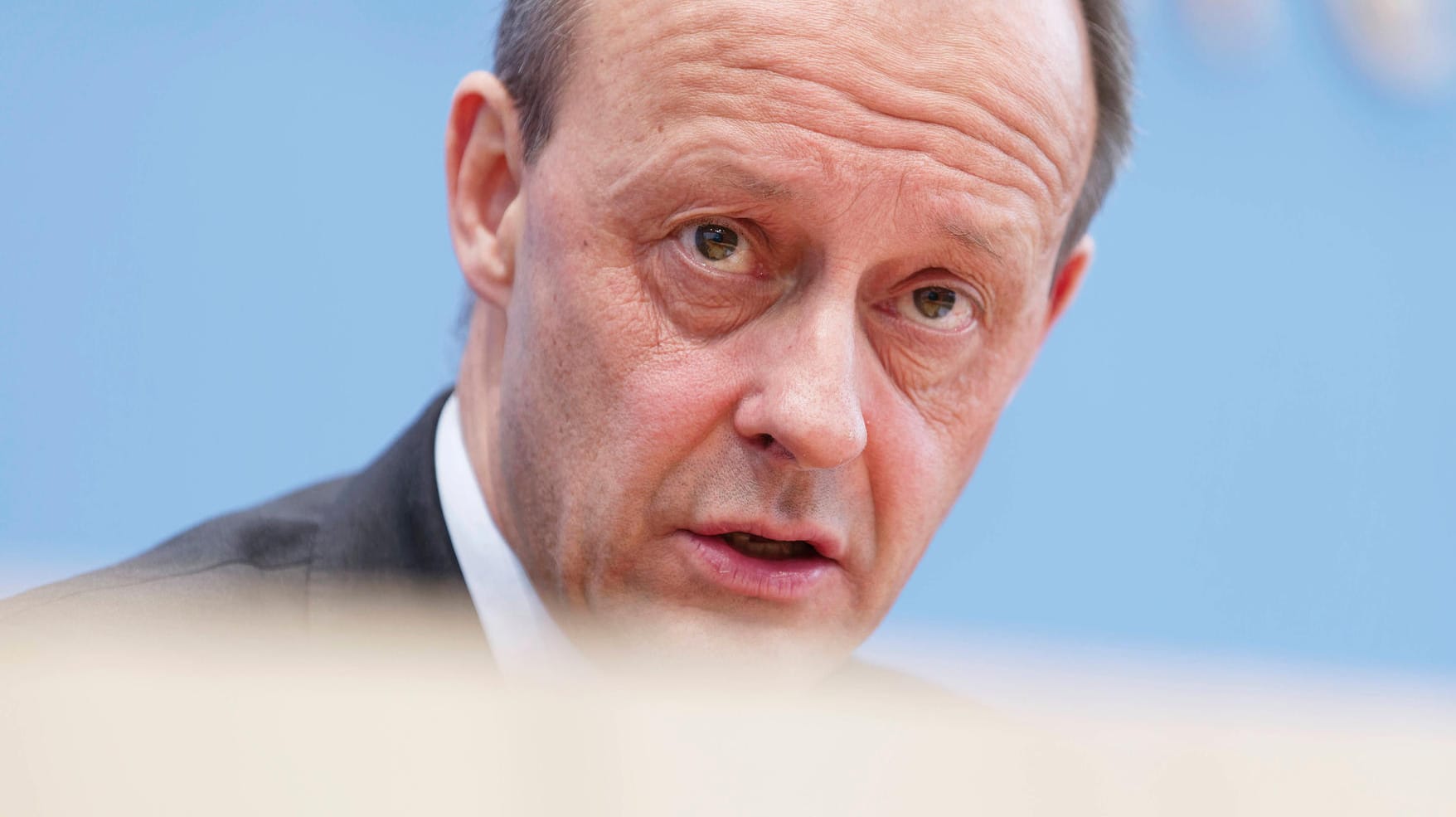 Friedrich Merz: Der CDU-Politiker fordert, entschiedene Konsequenzen aus dem Gift-Anschlag auf Alexej Nawalny zu ziehen.