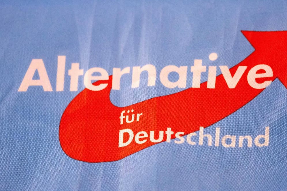 Das Logo der Alternative für Deutschland (Archivbild): In Köln ist es offenbar zu einem Vorfall mit AfD-Anhängern gekommen, die belästigt worden sein sollen.