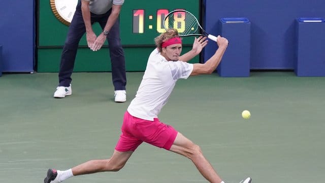 Das Drittrundenspiel zwischen Zverev und Mannarino hatte mit einigen Stunden Verspätung begonnen.