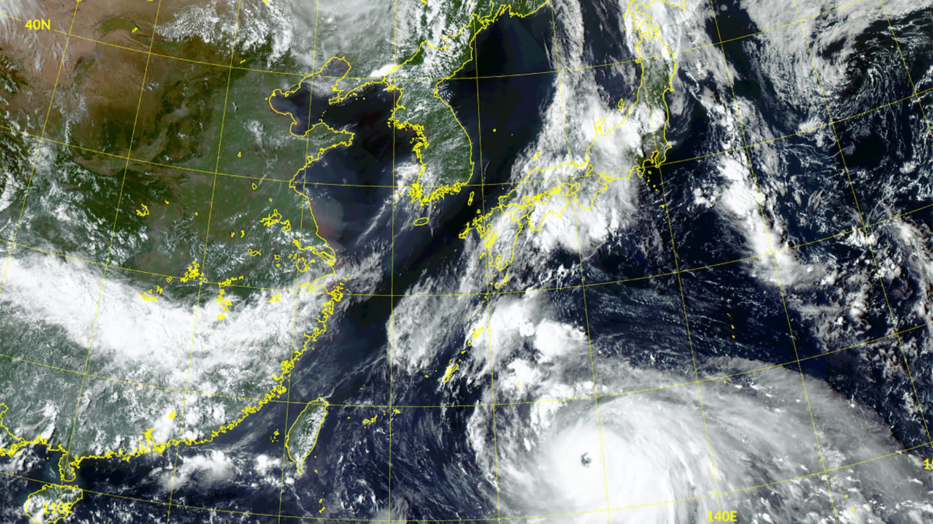 Satellitenaufnahme des Taifuns: "Haishen" zieht auf eine japanische Urlaubsregion zu. Dann wird der Wirbelsturm auf Südkorea treffen. Satellitenaufnahme des Taifuns: "Haishen" zieht auf eine japanische Urlaubsregion zu. Dann wird der Wirbelsturm auf Südkorea treffen.