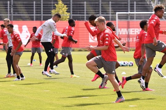 Der FSV Mainz 05 musste wegen Corona-Fällen in der Mannschaft erneut ein Testspiel absagen.