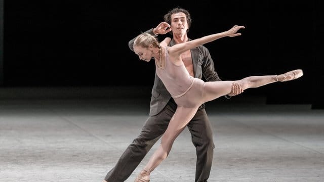Fotoprobe zu "Ghost Light": Das Ballett von John Neumeier wird an der Hamburger Staatsoper gezeigt. Fotoprobe zu "Ghost Light": Das Ballett von John Neumeier wird an der Hamburger Staatsoper gezeigt.