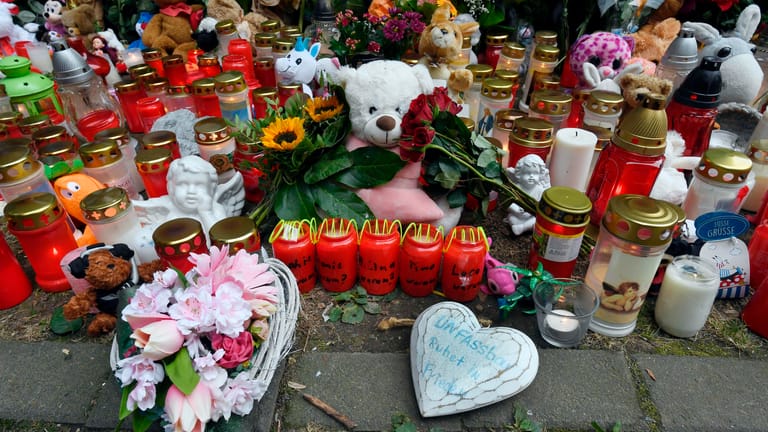 Trauer in Solingen: Eine Mutter tötete fünf Kinder und versuchte dann, sich selbst zu töten.