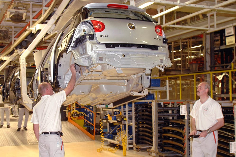 VW-Produktion (Archivbild): Die Autoindustrie galt lange als Motor des deutschen Wirtschaftswachstums.