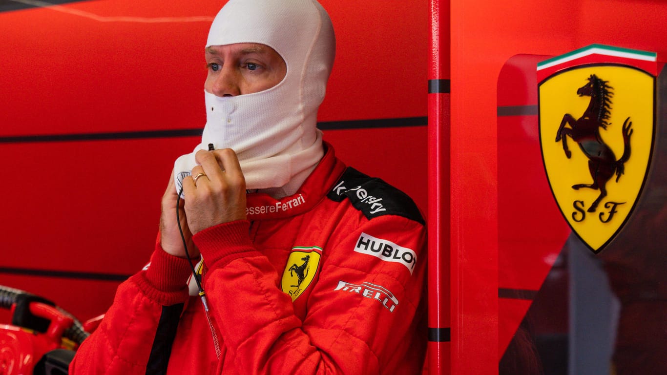 Sebastian Vettel in Monza: Der Formel-1-Pilot ist aufgrund einer defekten Bremsleitung bereits früh ausgeschieden .