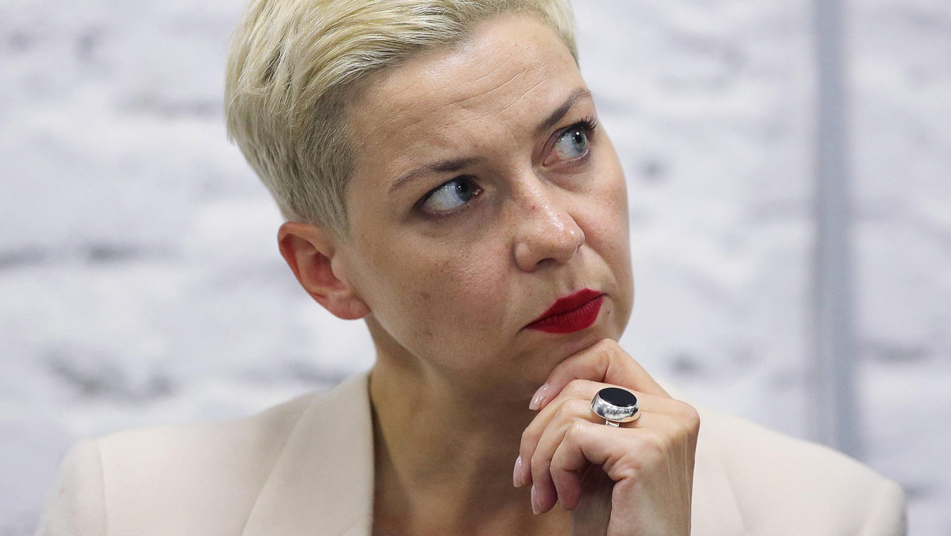 Maria Kolesnikova: Die Oppositionsführerin sei am Morgen in einem Fahrzeug von Unbekannten mitgenommen worden und antworte nicht mehr auf Anrufe, sagen ihre Anhänger.