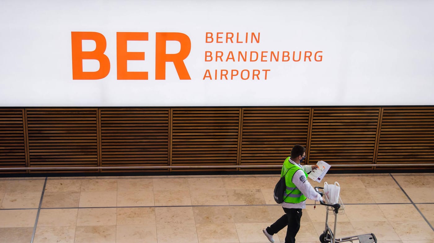 BER-Probebetrieb (Symbolbild): Die Betreibergesellschaft des Flughafens braucht dringend Geld. BER-Probebetrieb (Symbolbild): Die Betreibergesellschaft des Flughafens braucht dringend Geld.