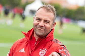 Bittet sein Team wieder zum Training: Bayern-Coach Hansi Flick.